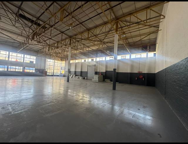 1,271M² WAREHOUSE TO LET IN HERMANSTAD